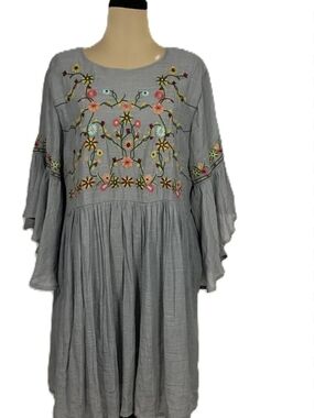 NWOT Umgee Grey Embroidered Floral Boho Long Sleeve Dress